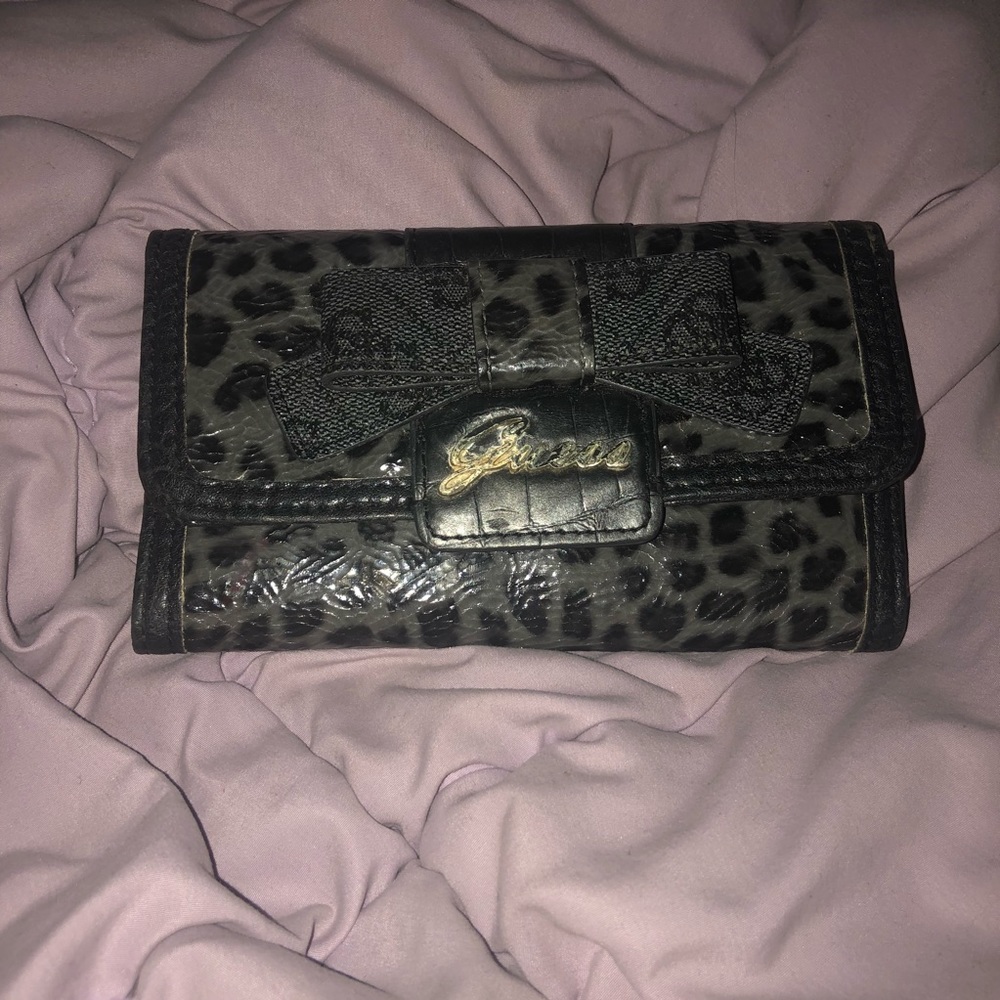 Guess wallet black Leopard print-Used